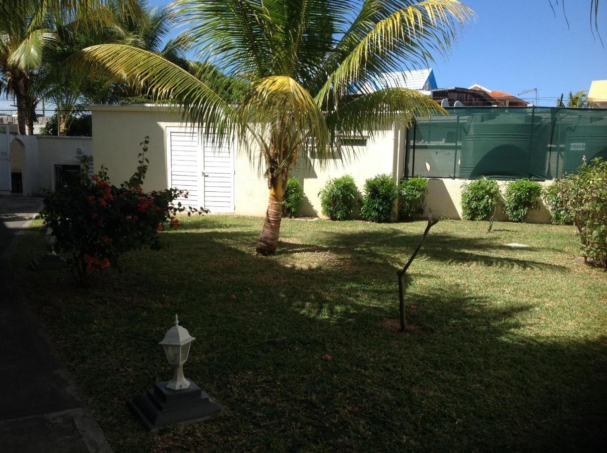 Lovely Apartment In Flic En Flac, Close To The Beach And All Amenities. エクステリア 写真
