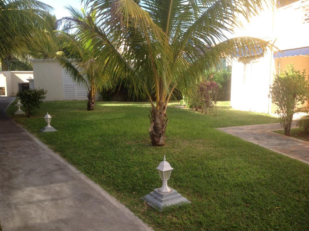 Lovely Apartment In Flic En Flac, Close To The Beach And All Amenities. エクステリア 写真
