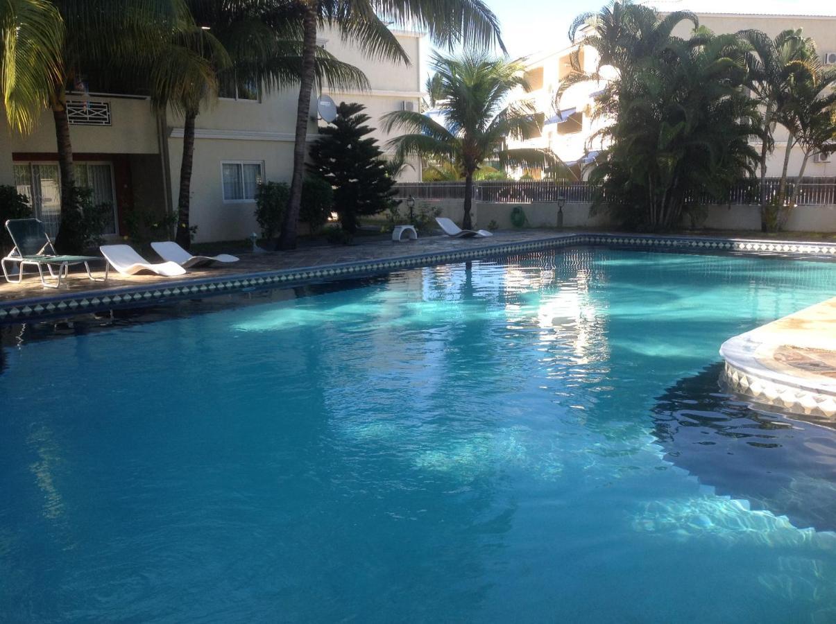 Lovely Apartment In Flic En Flac, Close To The Beach And All Amenities. エクステリア 写真
