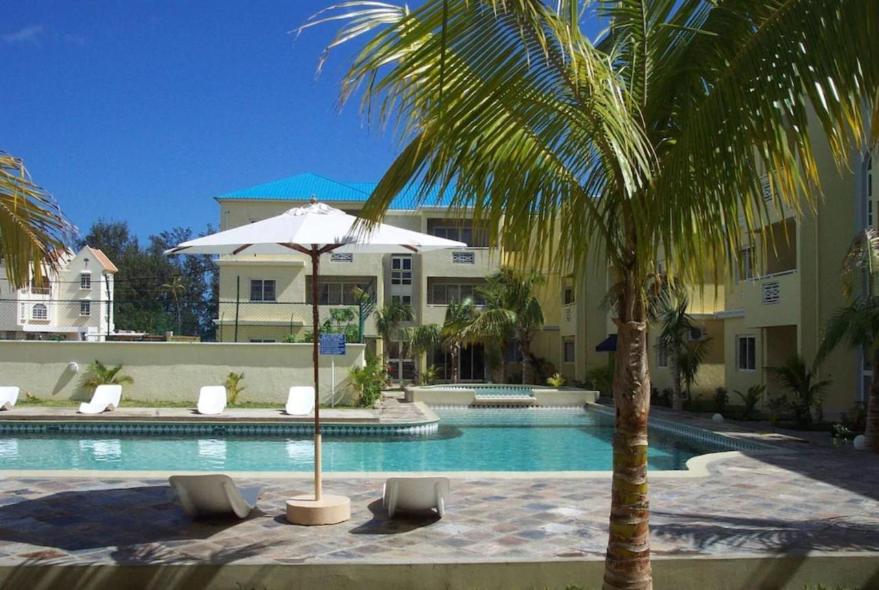 Lovely Apartment In Flic En Flac, Close To The Beach And All Amenities. エクステリア 写真