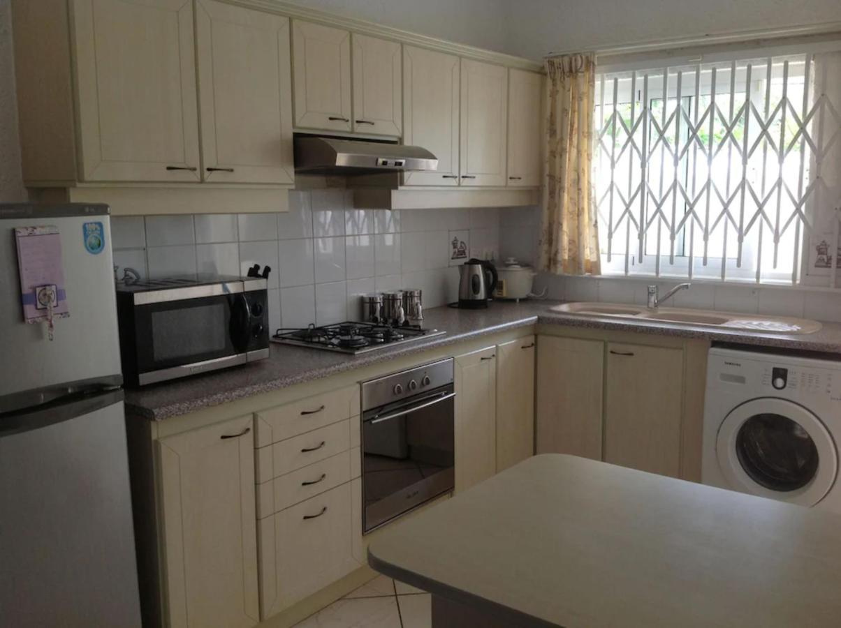 Lovely Apartment In Flic En Flac, Close To The Beach And All Amenities. エクステリア 写真