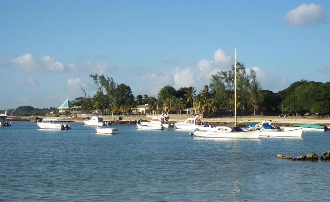 Lovely Apartment In Flic En Flac, Close To The Beach And All Amenities. エクステリア 写真