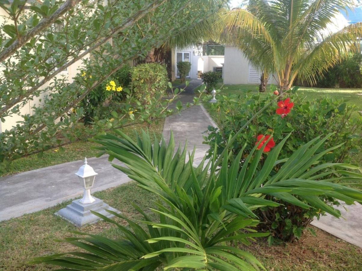 Lovely Apartment In Flic En Flac, Close To The Beach And All Amenities. エクステリア 写真